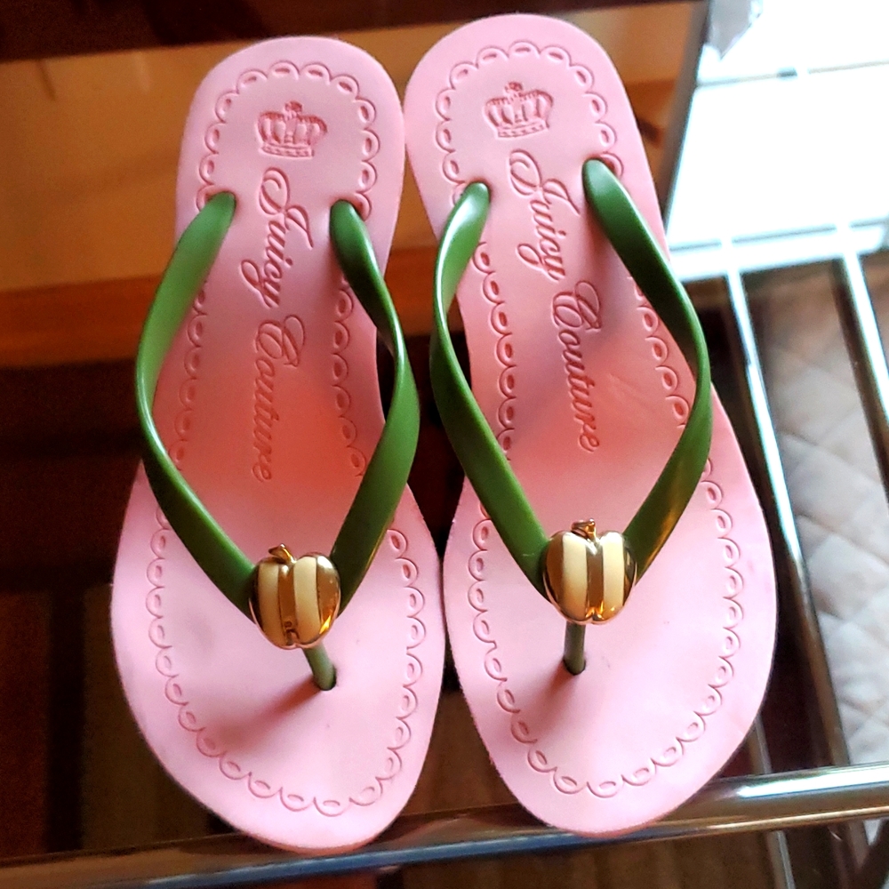Juicy Couture sandals size 6